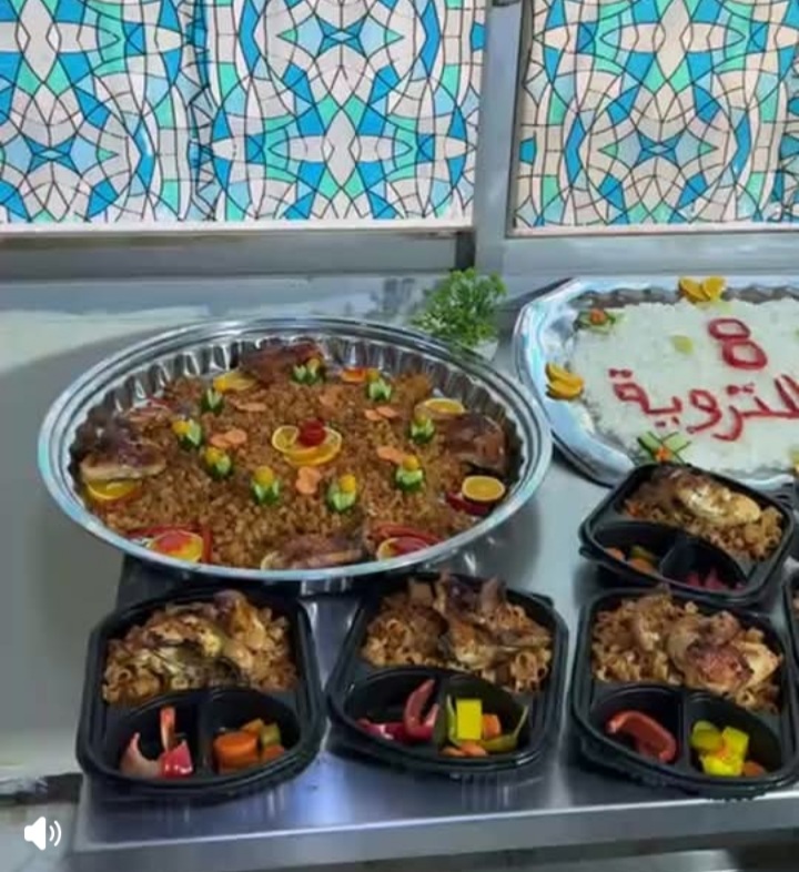 فى يوم التروية مؤسسة بلاش نستغل بعض تزين مطبخ الخير،، وتستعد لتوزيع ١٠٠٠ وجبه بيوم عرفات