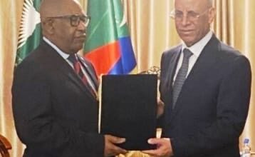 سفير العراق يلتقي رئيس جمهورية جزر القمر ويقدم له التهنئه بمناسبه مرور 50 عاما على تأسيس جزر القمر