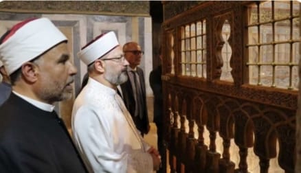 الدكتور ارياش يزور ضريح الامام الشافعي وقبر محمد الكوثري نائب شيخ الإسلام الدكتور ارياش يزور ضريح الامام الشافعي وقبر محمد الكوثري نائب شيخ الإسلام