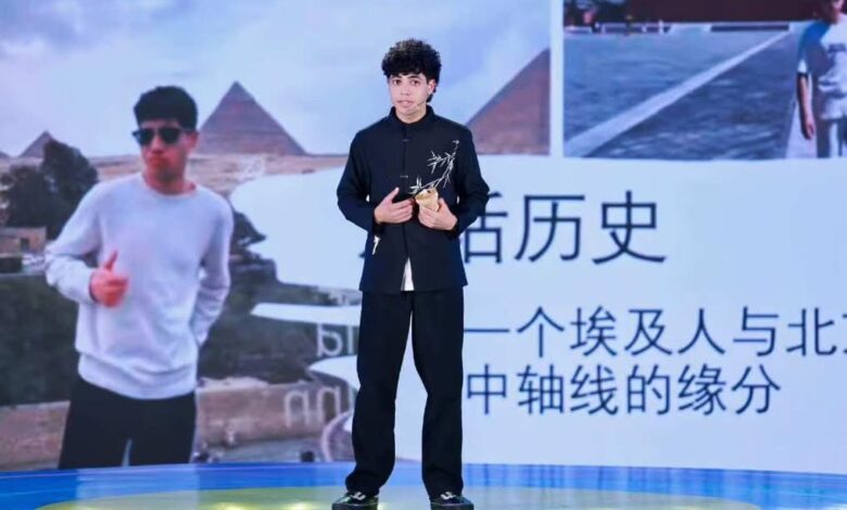 مروان مازن.. شاب مصري يكتب اسمه في سجل الإبداع العالمي بالصينية