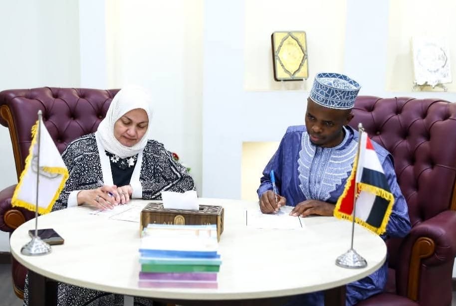 ضمن جهود الأزهر في أفريقيا.. بروتوكول تعاون لافتتاح «مركز الأزهر لتعليم اللغة العربية» في رواندا ضمن جهود الأزهر في أفريقيا.. بروتوكول تعاون لافتتاح «مركز الأزهر لتعليم اللغة العربية» في رواندا