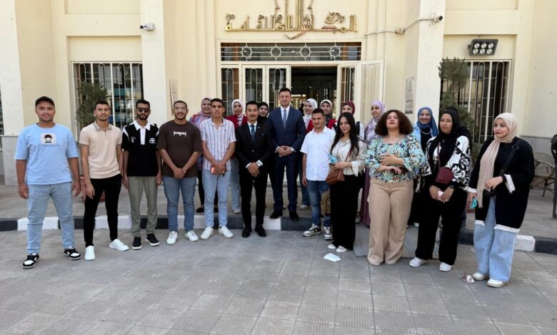 الإعلامي حسين حسني يجري مقابلات ورشة “فن الإلقاء الإذاعي والتليفزيوني” بـ”الأعلى للثقافة”