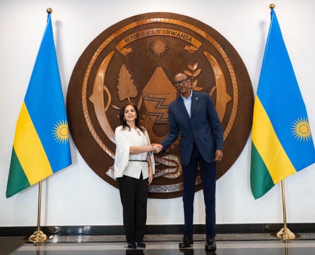 الرئيس الرواندي يستقبل السفيرة المصرية الرئيس الرواندي يستقبل السفيرة المصرية