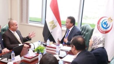 نائب رئيس مجلس الوزراء وزير الصحة يستقبل السفير الكوبي لبحث تعزيز التعاون في القطاع الصحي