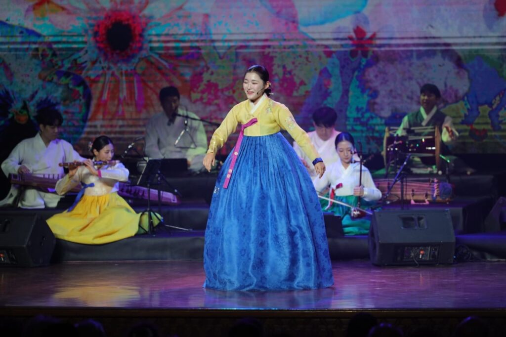 الموسيقى الكورية تضيء القاهرة والإسكندرية بعروض تمزج الأصالة بالمعاصرة الموسيقى الكورية تضيء القاهرة والإسكندرية بعروض تمزج الأصالة بالمعاصرة