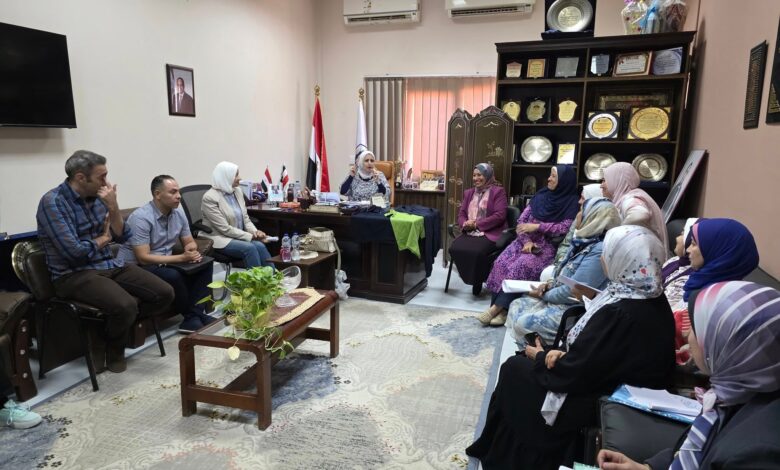 مديرة إدارة الشروق التعليمية تستعرض خطة العام الدراسي الجديد مديرة إدارة الشروق التعليمية تستعرض خطة العام الدراسي الجديد