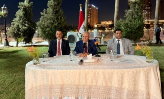 السفير العراقي يلتقي أبناء الجالية العراقية في مصر السفير العراقي يلتقي أبناء الجالية العراقية في مصر