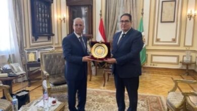 السفير العراقي يلتقي رئيس جامعة القاهرة ويبحث شؤون الطلبة العراقيين
