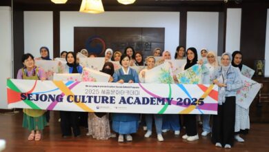 المركز الثقافي الكوري يطلق ورشة فن الرسم الشعبي الكوري التقليدي (المينهوا) المركز الثقافي الكوري يطلق ورشة فن الرسم الشعبي الكوري التقليدي (المينهوا)