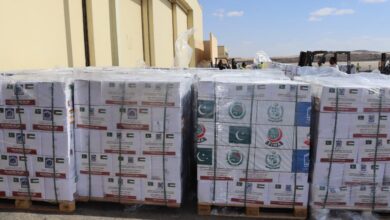 وصول الشحنة الرابعة من المساعدات الإنسانية الباكستانية لغزة إلى مطار العريش