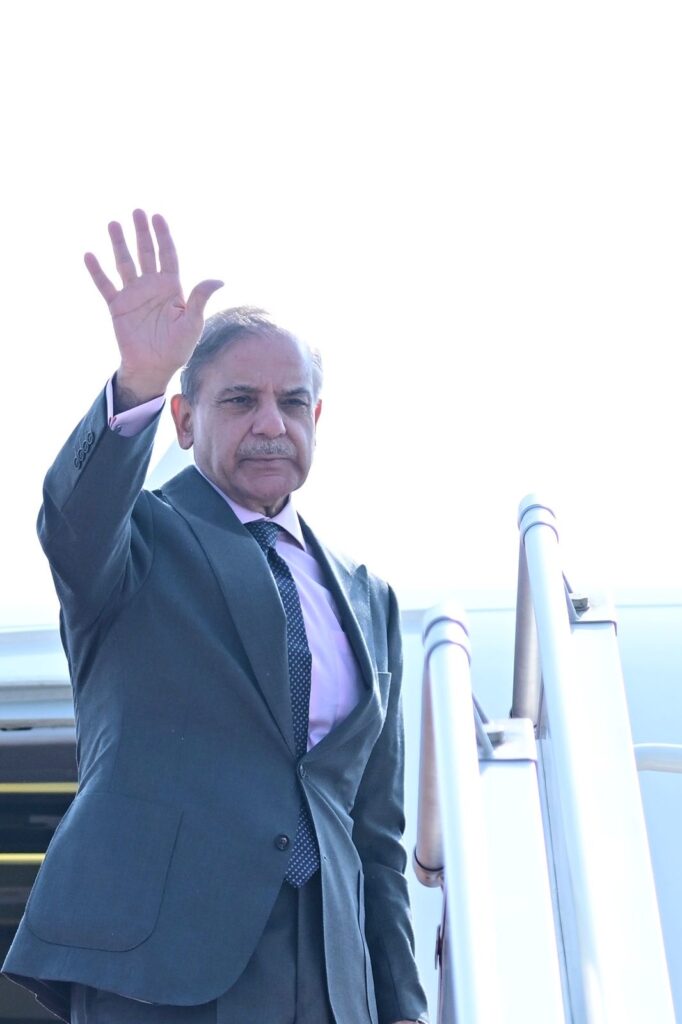 رئيس وزراء باكستان يتوجه إلى الدوحة للتضامن مع قطر