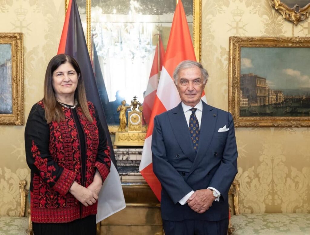 الوزيرة شاهين تلتقي وزير خارجية منظمة فرسان مالطا ذات السيادة الوزيرة شاهين تلتقي وزير خارجية منظمة فرسان مالطا ذات السيادة