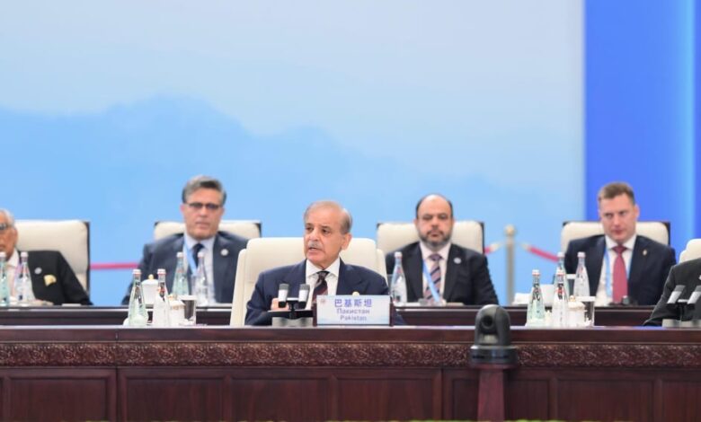 رئيس الوزراء يؤكد التزام باكستان بمنظمة شنغهاي للتعاون ويدعو إلى الحوار والسلام والتواصل الإقليمي