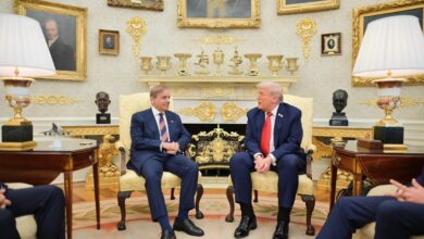 رئيس وزراء باكستان يلتقي الرئيس الأمريكي في البيت الأبيض