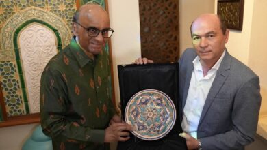 الرئيس السنغافوري يبدأ زيارته الرسمية لمصر بزيارة مركز الحرف بالفسطاط