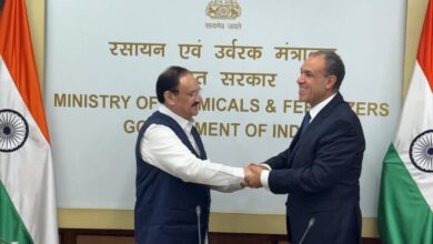 وزير الخارجية يلتقي وزير الكيماويات والاسمدة رئيس الحزب الحاكم بالهند (بهاراتيا جاناتا)