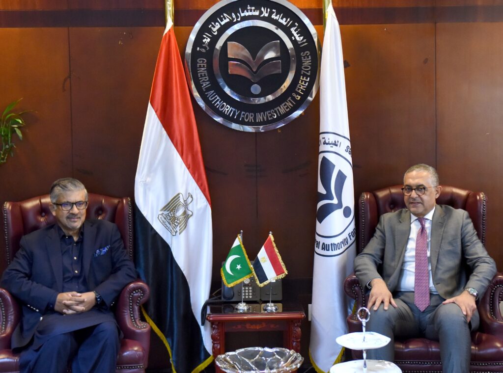 السفير الباكستاني: القاهرة مركز تصنيع إقليمي واعد.. واستثماراتنا تتوسع في الدواء والتكنولوجيا السفير الباكستاني: القاهرة مركز تصنيع إقليمي واعد.. واستثماراتنا تتوسع في الدواء والتكنولوجيا
