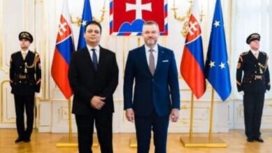 السفير المصري في سلوفاكيا يقدم أوراق اعتماده إلى رئيس الجمهورية السلوفاكية السفير المصري في سلوفاكيا يقدم أوراق اعتماده إلى رئيس الجمهورية السلوفاكية