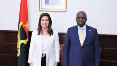 وزير خارجية انجولا يقدم التهنئه لمصر بمنصب المدير العام لليونسكو