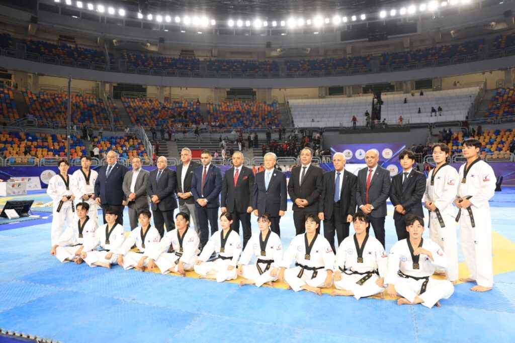 اختتام بطولة السفير الكوري للتايكوندو في القاهرة بعد عرض افتتاحي مميز لفريق «كوكيوون» العالمي