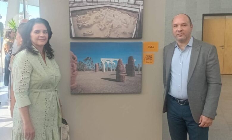 سفير كوبا يفتتح معرض في مكتبة الإسكندرية سفير كوبا يفتتح معرض في مكتبة الإسكندرية