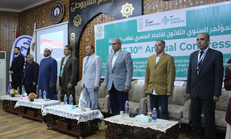 من حُلمٍ أَجْهَضتْه الجائِحَة..إلى واقعٍ صَنَعهُ الإِصرَار: الأزهر يسْطُر صفحةً جديدًة في تاريخ طلاب الصيدلة