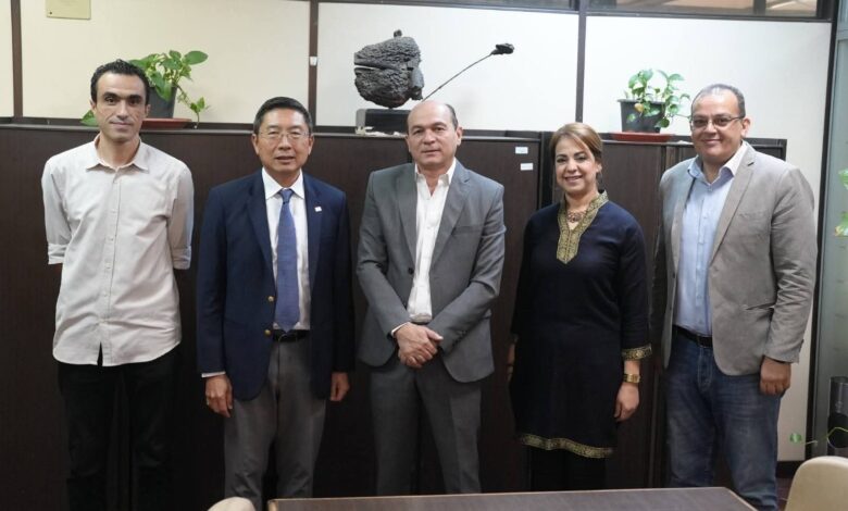 سفير سنغافورة في زيارة لصندوق التنمية الثقافية