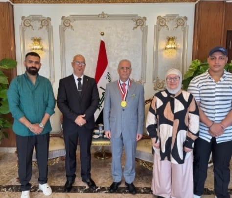 سفير العراق في القاهرة يستقبل الفريق العراقي المشارك في مهرجان طهاة العالم. سفير العراق في القاهرة يستقبل الفريق العراقي المشارك في مهرجان طهاة العالم.