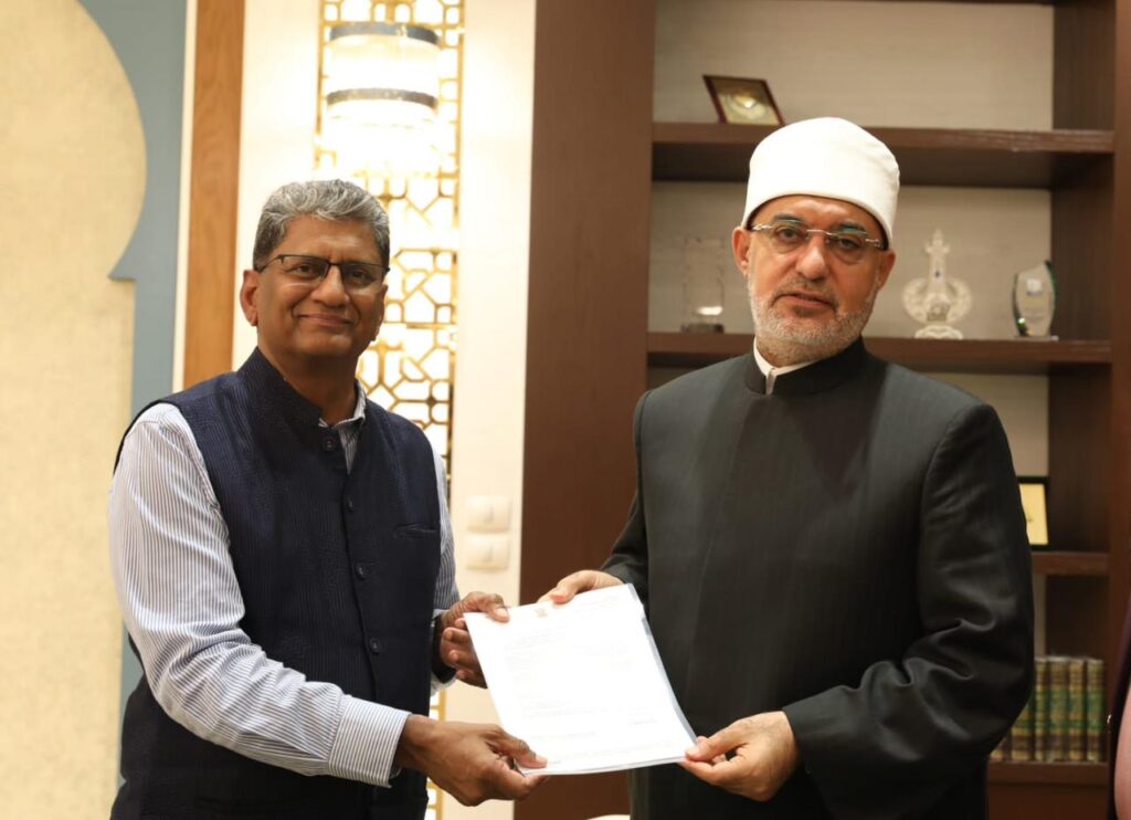 مفتي الجمهورية يستقبل سفير الهند بالقاهرة لبحث التعاون الديني