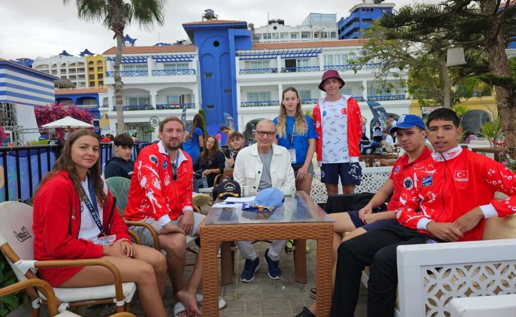 تهنئة من سفير تركيا للسباحين الاتراك المعجبين بالساحل الشمالي ودقة التنظيم