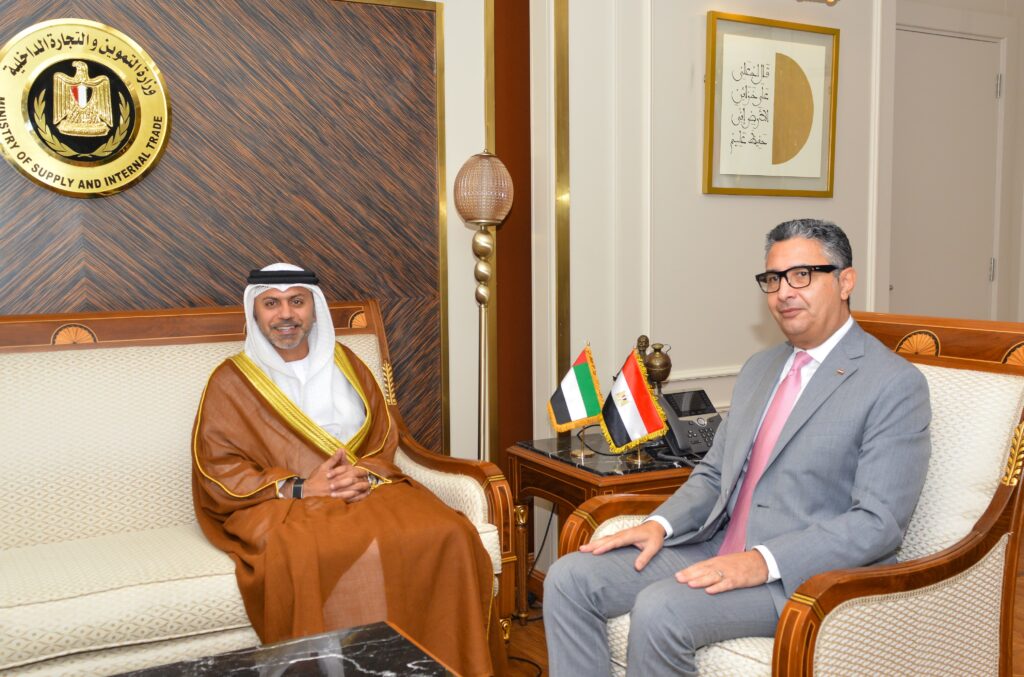 سفير الإمارات الجديد في زيارة لوزير التموين والتجارة الداخلية لبحث سبل تعزيز التعاون بين البلدين الشقيقين سفير الإمارات الجديد في زيارة لوزير التموين والتجارة الداخلية لبحث سبل تعزيز التعاون بين البلدين الشقيقين