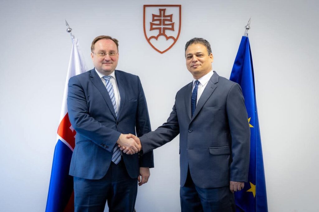 السفير المصرى في سلوفاكيا يلتقى مع وزير الدولة بوزارة الاقتصاد السفير المصرى في سلوفاكيا يلتقى مع وزير الدولة بوزارة الاقتصاد