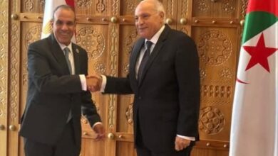 وزير الخارجية يلتقي نظيره الجزائري لبحث العلاقات الثنائية والقضايا محل الاهتمام المشترك وزير الخارجية يلتقي نظيره الجزائري لبحث العلاقات الثنائية والقضايا محل الاهتمام المشترك