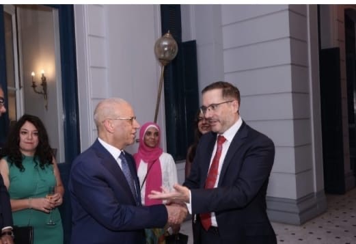 السفير العراقي يحضر احتفالية السفارة البريطانية في القاهرة السفير العراقي يحضر احتفالية السفارة البريطانية في القاهرة