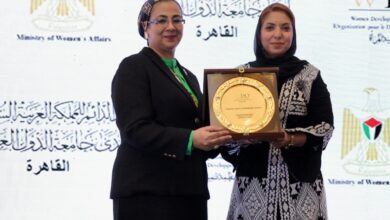 منظمة تنمية المرأة في احتفالية المرأة الفلسطينية الصمود رغم الصعاب تكرم رئيس المجلس القومي للمرأة وسفير فلسطين