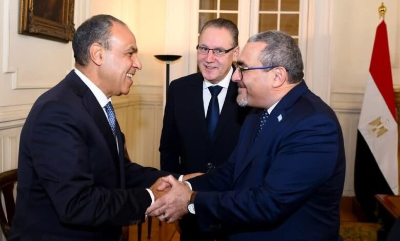 وزير الخارجية يستقبل مساعد سكرتير عام الأمم المتحدة ومنسق الأمم المتحدة للشؤون الإنسانية في الأرضي الفلسطينية