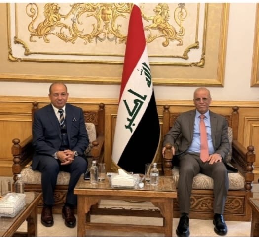 السفير العراقي يستقبل رئيس جامعة المنصورة في القاهرة