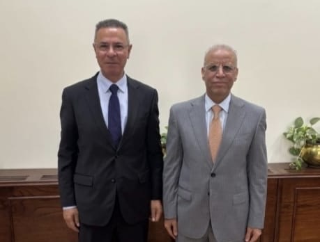 السفير العراقي يلتقي الأمين العام المساعد رئيس بعثة جامعة الدول العربية لمراقبة الانتخابات العراقية.