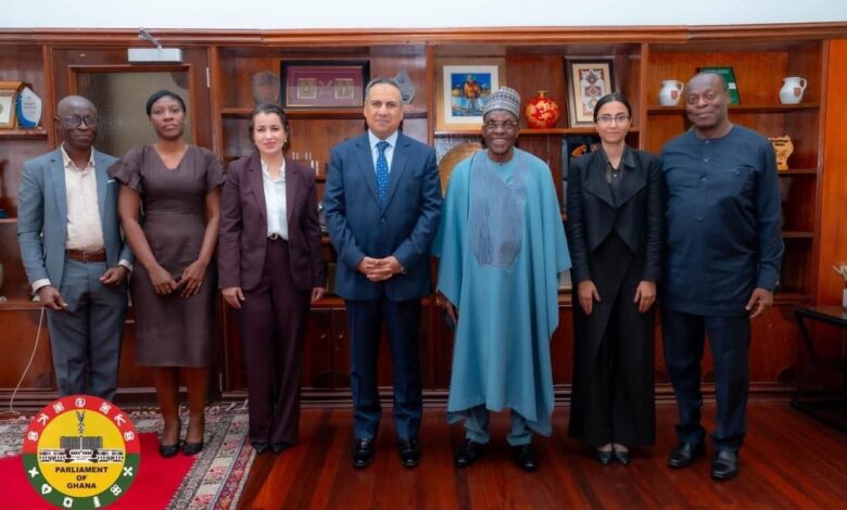 السفير المصرى يلتقى برئيس البرلمان الغانى وزعيم الأغلبية السفير المصرى يلتقى برئيس البرلمان الغانى وزعيم الأغلبية