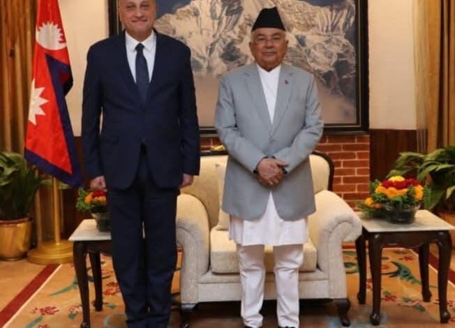 السفير المصري يقدم أوراق اعتماده لرئيس جمهورية نيبال