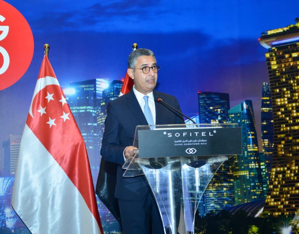 في عيد استقلال سنغافورة الستين وزير التموين مايجمع مصر وسنغافورة يتجاوز المصالح الاقتصادية الي منظومة القيم المشتركة