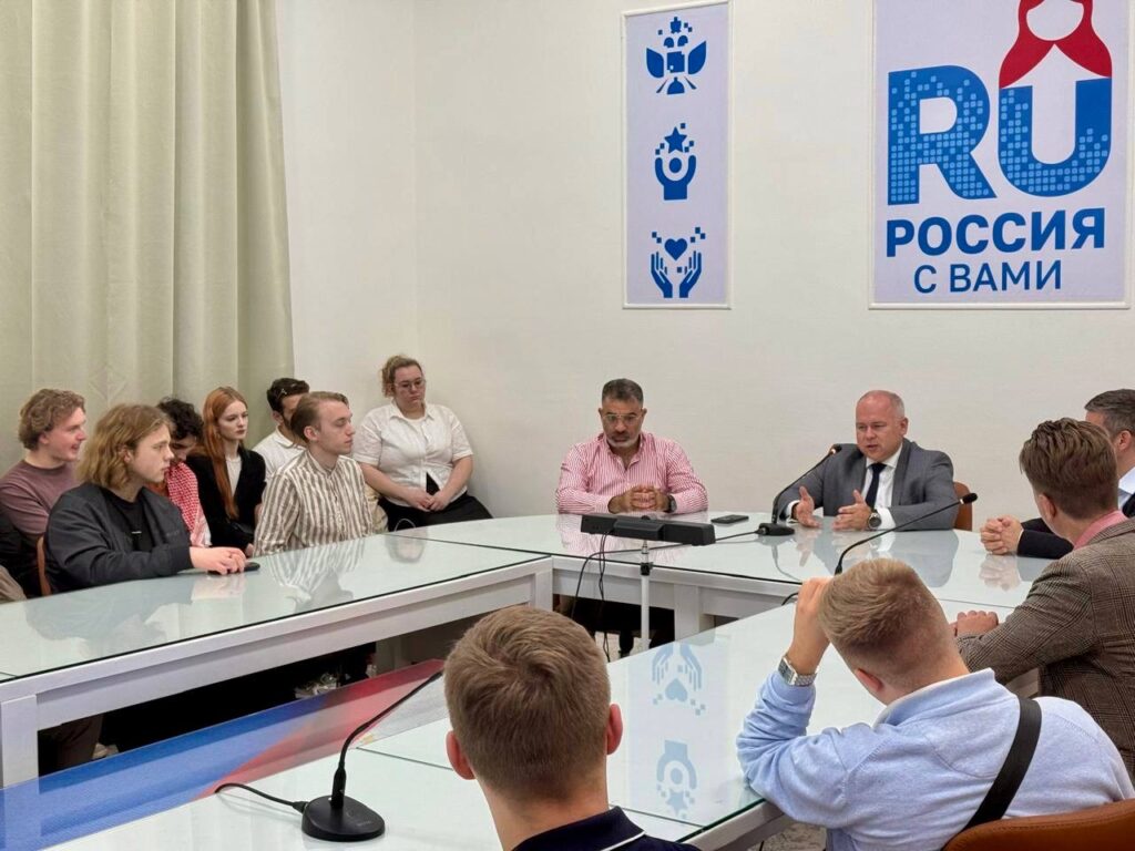 طلاب روسيا في زيارة للقاهرة طلاب روسيا في زيارة للقاهرة