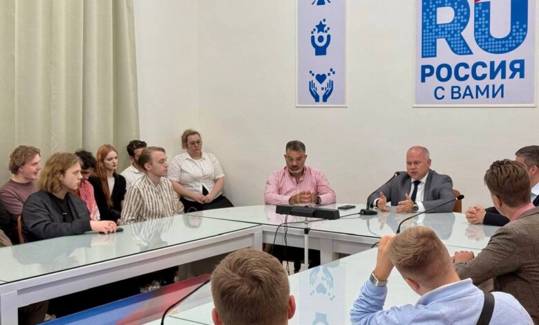 طلاب روسيا في زيارة للقاهرة