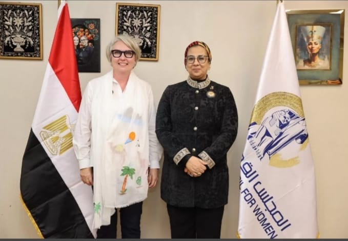 سفيرة فلندا في زيارة المجلس القومي للمرأة: ندعم الأب والام العاملين لدعم الأسرة