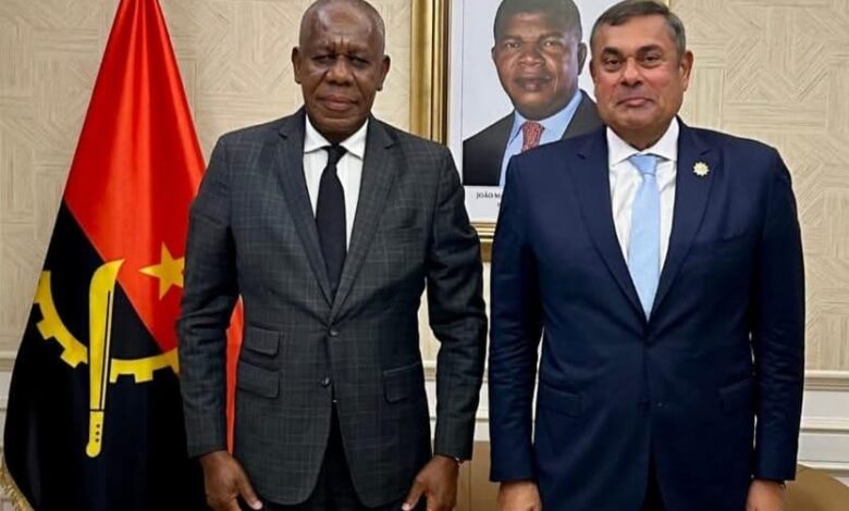 نائب وزير الخارجية يشارك في الاحتفال بالذكرى الخمسين لاستقلال أنجولا نائب وزير الخارجية يشارك في الاحتفال بالذكرى الخمسين لاستقلال أنجولا