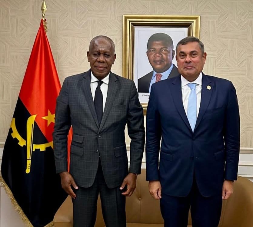 نائب وزير الخارجية يشارك في الاحتفال بالذكرى الخمسين لاستقلال أنجولا نائب وزير الخارجية يشارك في الاحتفال بالذكرى الخمسين لاستقلال أنجولا