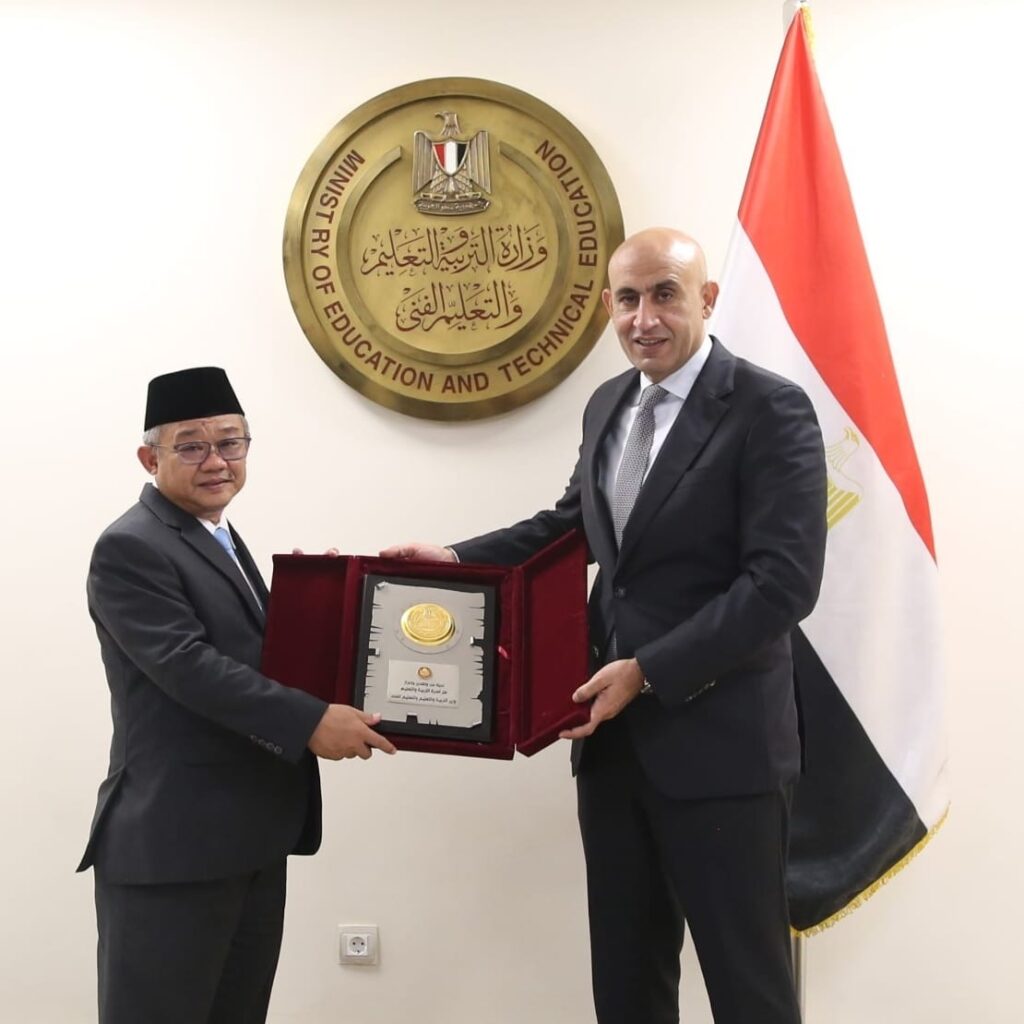 تعزيز التعاون بين مصر واندونيسيا في مجال الذكاء الاصطناعي والتعليم الفني تعزيز التعاون بين مصر واندونيسيا في مجال الذكاء الاصطناعي والتعليم الفني