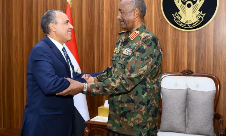 وزير الخارجية يلتقي رئيس مجلس السيادة السوداني الانتقالي