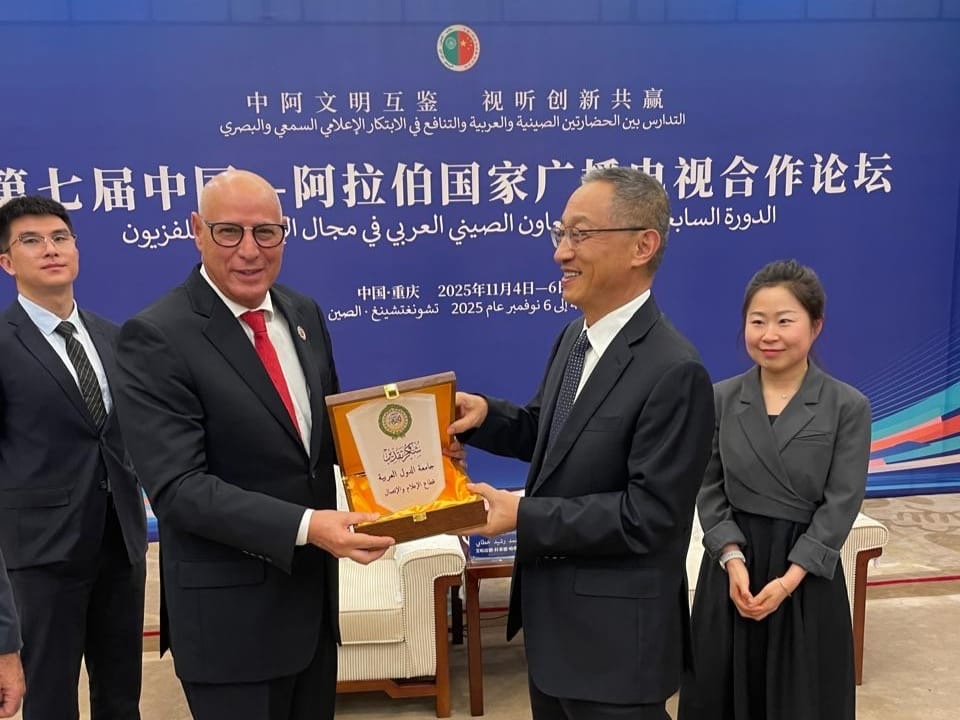 السفير رشيد خطابي يجري مباحثات في الصين لتعزيز التعاون العربي الصيني في مجال الإذاعة والتلفزيون السفير رشيد خطابي يجري مباحثات في الصين لتعزيز التعاون العربي الصيني في مجال الإذاعة والتلفزيون