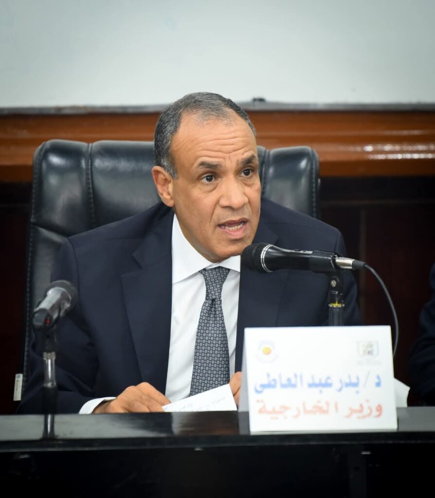 وزير الخارجية يلتقى طلاب كلية الاقتصاد والعلوم السياسية بجامعة القاهرة وزير الخارجية يلتقى طلاب كلية الاقتصاد والعلوم السياسية بجامعة القاهرة